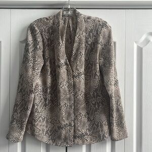 Aritiza Babaton Akira Blouse, Small